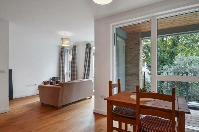 1 Bedroom Flat For Sale In Lennard Road, Croydon, CR0