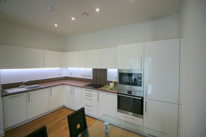 2 Bedroom Flat To Rent In Kingfisher Heights, Bramwell Way, London, E16