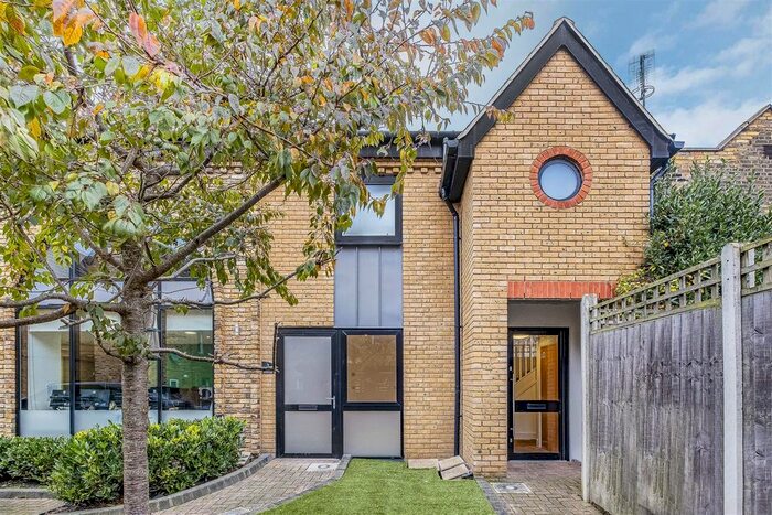 1 Bedroom Flat To Rent In Sheen Lane, Mortlake, SW14