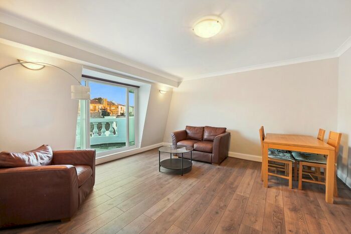 2 Bedroom Flat To Rent In Gloucester Terrace, London, W2