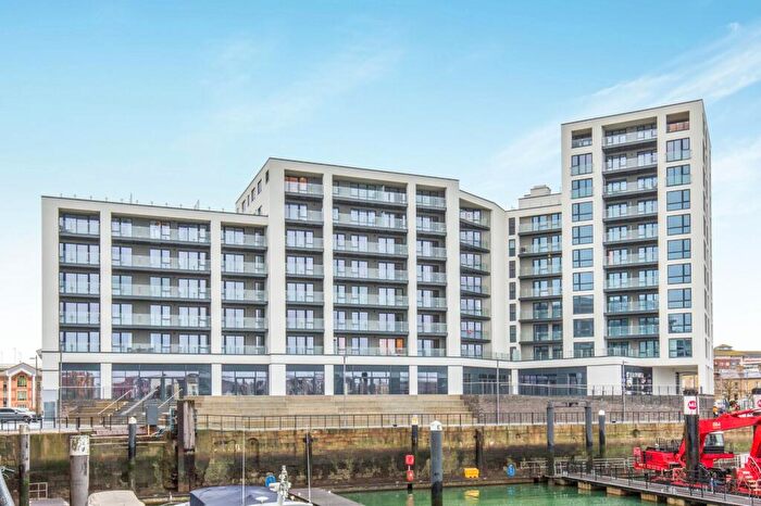 2 Bedroom Apartment To Rent In Alexandra Wharf, SO14