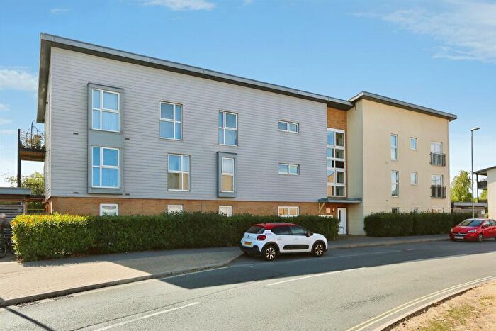 2 Bedroom Flat For Sale In Howe Road, Gosport, PO13