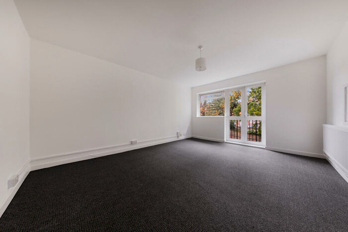 2 Bedroom Apartment To Rent In Bishops Court, Croydon Croydon, CR0