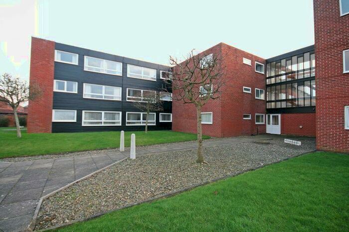 2 Bedroom Apartment To Rent In Wharfedale Court, Chester Avenue, Poulton-Le-Fylde, Lancashire, FY6