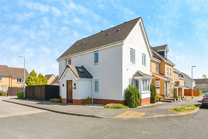 3 Bedroom End Terrace House For Sale In Claridge Close, Leighton Buzzard, LU7