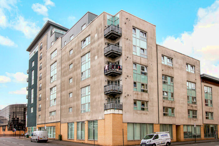 2 Bedroom Apartment To Rent In Dunblane Street, Glasgow, G4