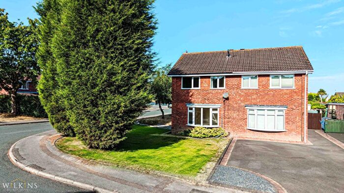 3 Bedroom Semi-Detached House For Sale In Greenheart, Tamworth, Staffordshire, B77