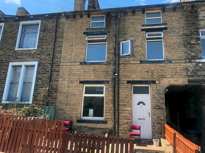 4 Bedroom Terraced House To Rent In Sydenham Place, Bradford, West Yorkshire, BD3