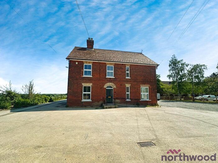 2 Bedroom Flat To Rent In Dandelion Place, Southminster, CM0