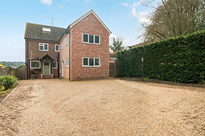 4 Bedroom Detached House For Sale In Woolmer Hill Road, Haslemere, GU27