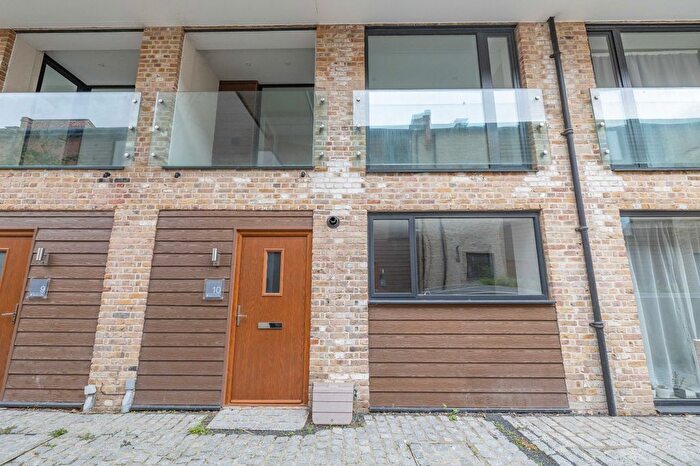 2 Bedroom Flat To Rent In Stour Street, Canterbury, CT1