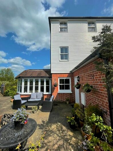6 Bedroom End Of Terrace House For Sale In Rye Road, Hawkhurst, Cranbrook, Kent, TN18