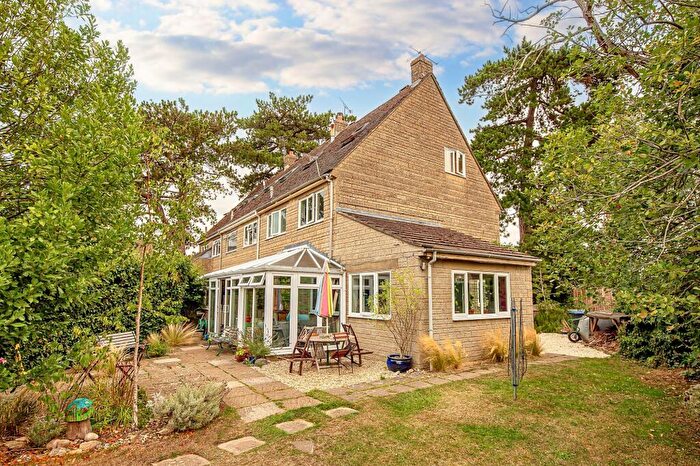 4 Bedroom End Of Terrace House For Sale In Park Street, Charlton, SN16