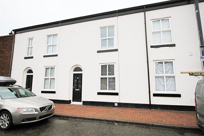 2 Bedroom Terraced House To Rent In Queen Street, Denton, M34