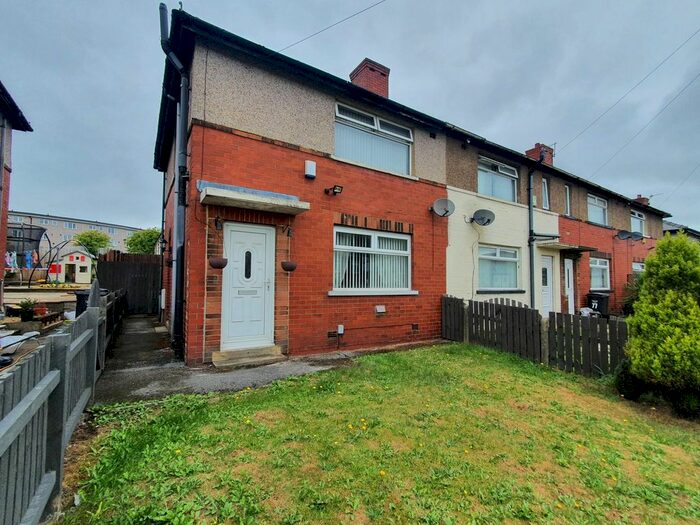 3 Bedroom Terraced House To Rent In Vegal Cresecent, Halifax, HX3