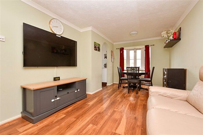 2 Bedroom Flat For Sale In Autumn Drive, Belmont Heights, Sutton, Surrey, SM2