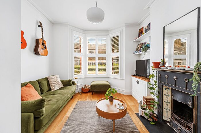 2 Bedroom Flat To Rent In Whitestile Road, Brentford, TW8