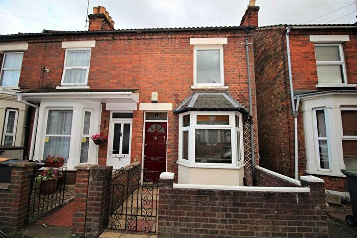3 Bedroom Terraced House To Rent In College Road, Bedford, MK42