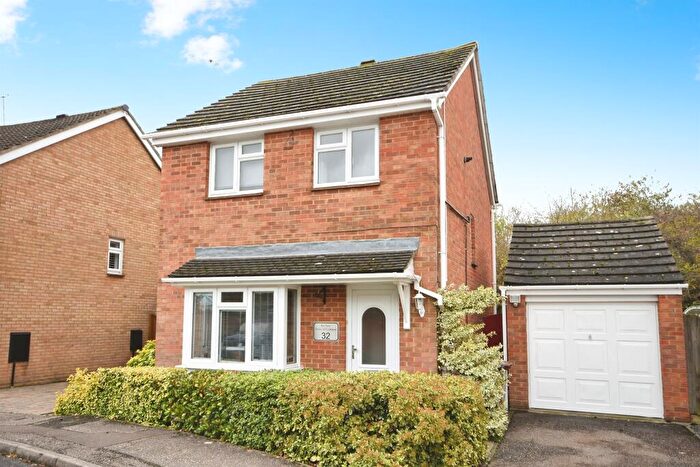 3 Bedroom Detached House For Sale In Flintwich Manor, Chelmsford, CM1