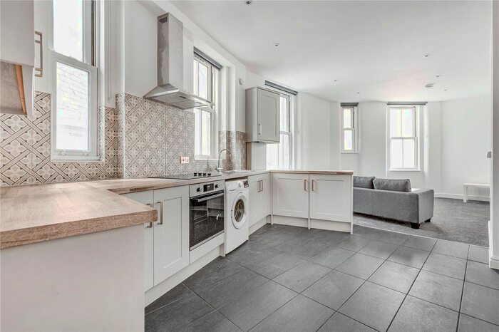 2 Bedroom Flat To Rent In Stile Hall Mansions, Wellesley Road, W4