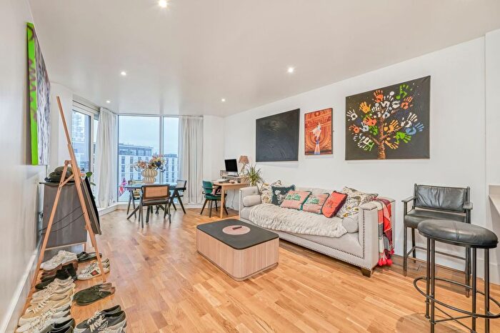 2 Bedroom Flat To Rent In Juniper Drive, London, SW18