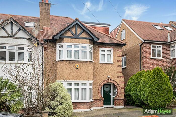 4 Bedroom Semi Detached House For Sale In Westbury Grove, North Finchley, N12