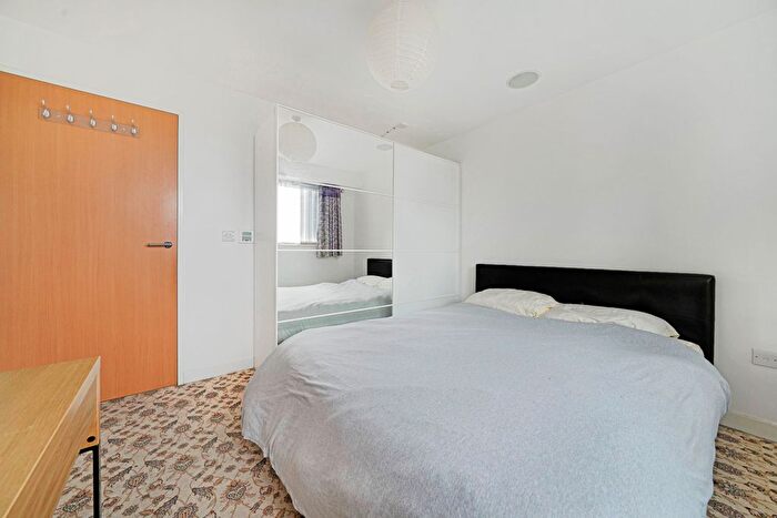 3 Bedroom Flat To Rent In Metro Central Heights, Newington Causeway, SE1