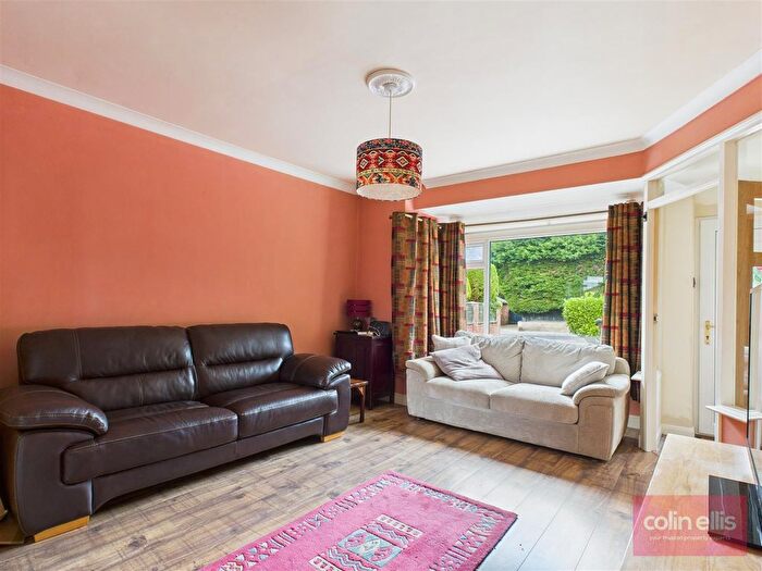 2 Bedroom Detached Bungalow For Sale In Osgodby Lane, Scarborough, YO11