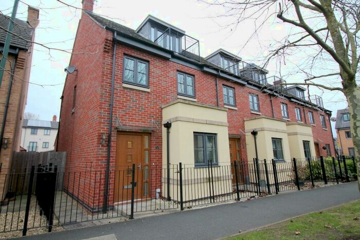 3 Bedroom Semi-Detached House To Rent In Halfpenny Walk, Wilford, NG11