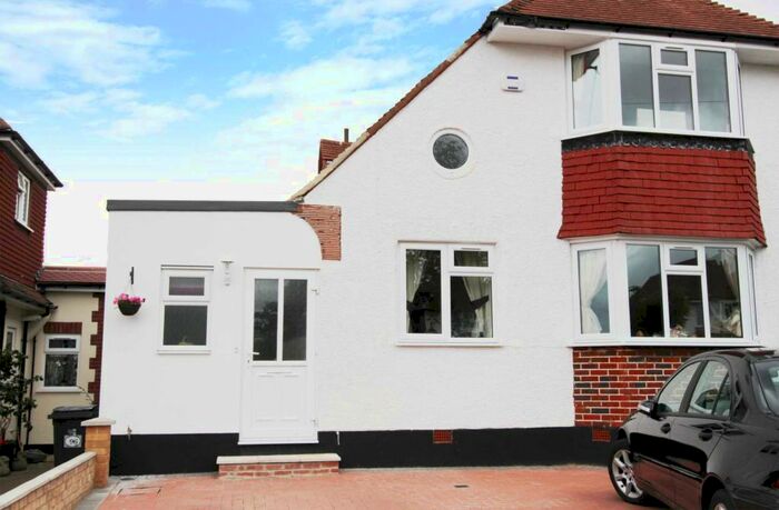 Studio To Rent In Amberwood Rise, New Malden, KT3