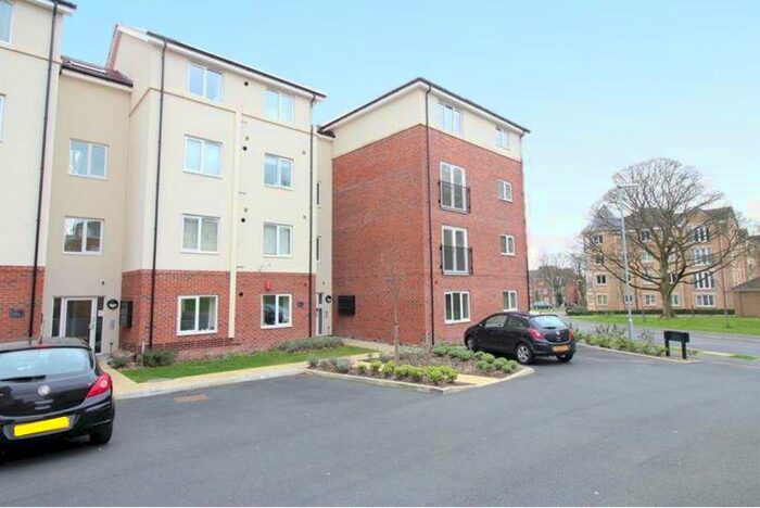 2 Bedroom Apartment To Rent In Chestnut Lane, Leeds, LS14