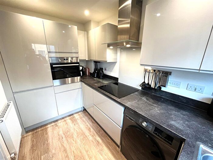 2 Bedroom Semi-Detached House For Sale In Watton Park, Bridport, DT6