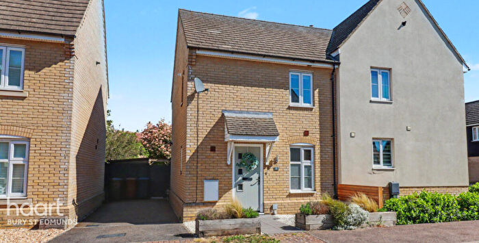 3 Bedroom Semi-Detached House For Sale In Beale Close, Bury St Edmunds, IP32