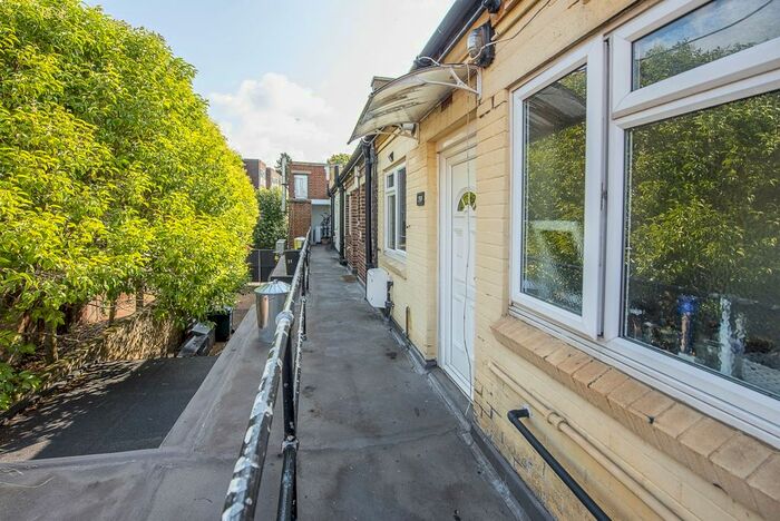 1 Bedroom Flat To Rent In Roehampton High Street, London, SW15