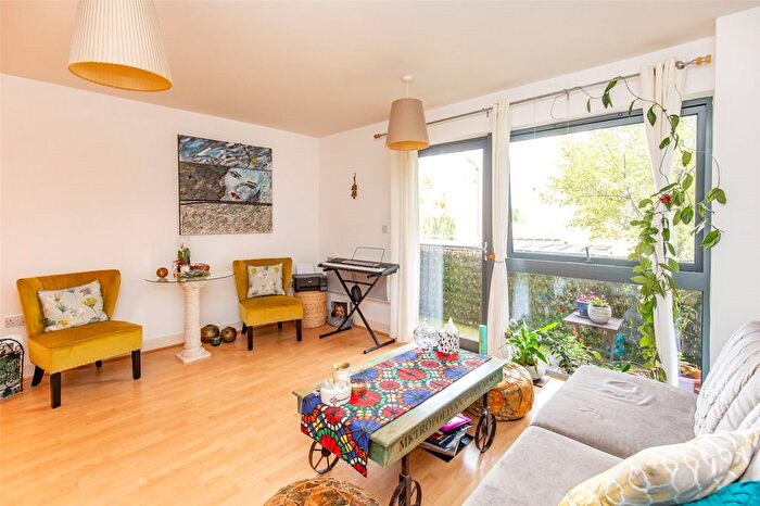 1 Bedroom Flat For Sale In Chapter Walk, Bristol, BS6