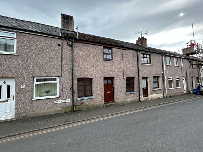 2 Bedroom Terraced House To Rent In Maendu Street, Brecon, LD3