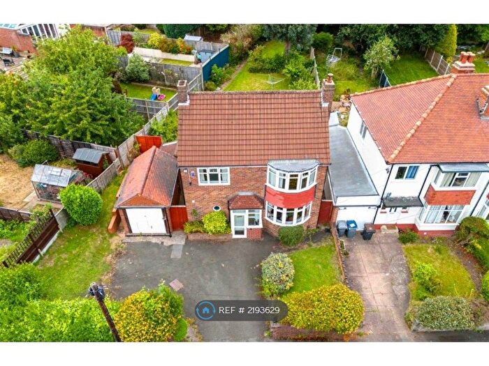3 Bedroom Detached House To Rent In Tennal Road, Birmingham, B32