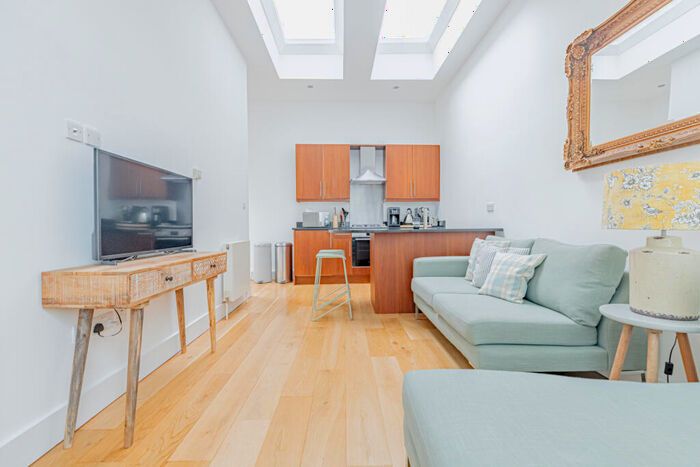 1 Bedroom House To Rent In Cloudesley Square, Angel, N1