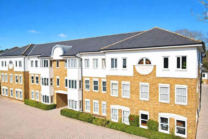 2 Bedroom Flat For Sale In Nightingale Court, Hertford, SG14