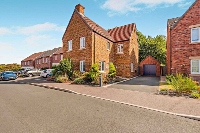 4 Bedroom Detached House For Sale In Nightingale Drive, Moulton, Northampton, NN3