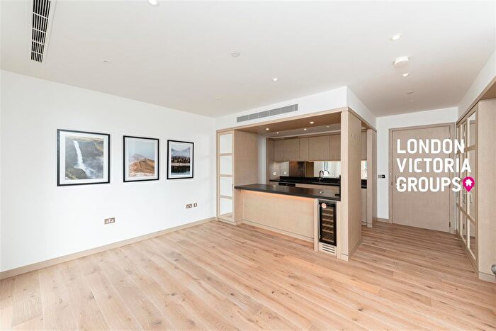 2 Bedroom Flat For Sale In Legacy Building, Viaduct Gardens, SW11