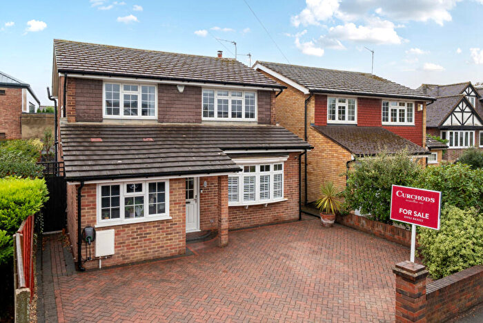 3 Bedroom Detached House For Sale In Portmore Park Road, Weybridge, KT13