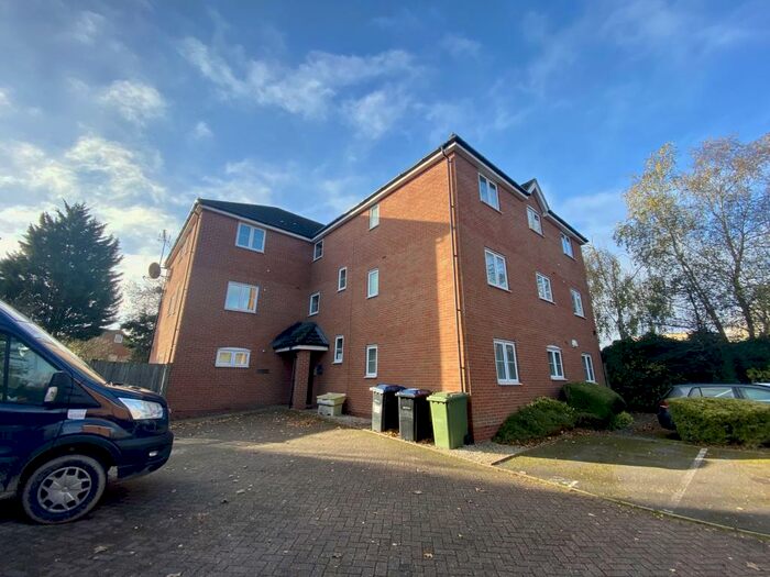 2 Bedroom Apartment To Rent In Maypole Close, B14