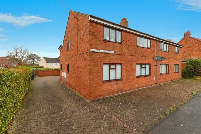 2 Bedroom Flat For Sale In Linden Grove Court, Great Ayton, Middlesbrough, TS9
