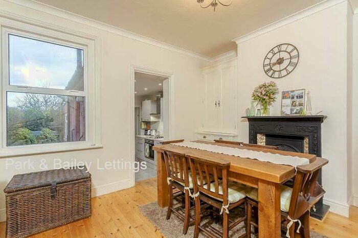 2 Bedroom House To Rent In Bedroom Semi Detached House In Caterham Valley, CR3