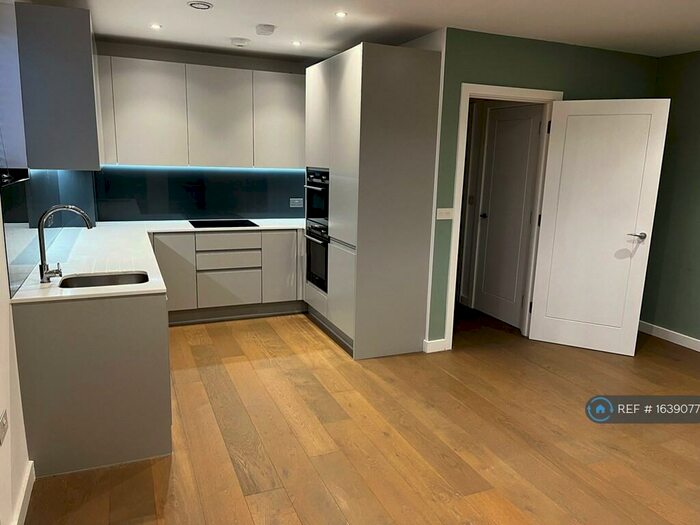 1 Bedroom Flat To Rent In Smitham Court, Coulsdon, CR5