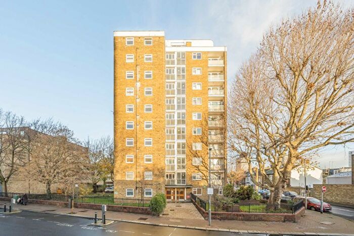 1 Bedroom Flat To Rent In Shuttleworth Road, Battersea, SW11