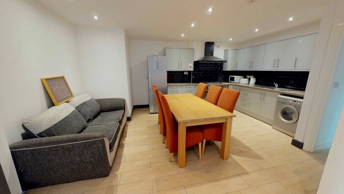 6 Bedroom Property To Rent In Charter Avenue, Coventry, CV4