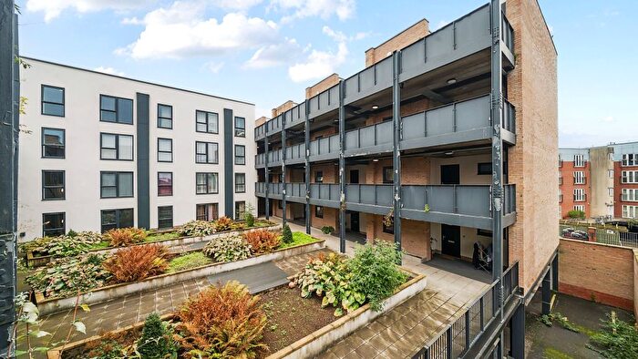 2 Bedroom Flat For Sale In Old Trafford, Manchester, M15