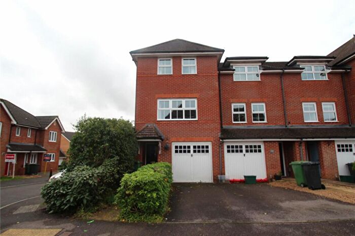 3 Bedroom End Of Terrace House To Rent In Rycroft Meadow, Beggarwood, Basingstoke, Hampshire, RG22